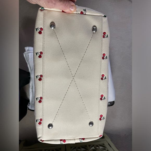 NWT MARC BY MARC JACOBS CHERRY TOTE CANVAS - Picture 3 of 12